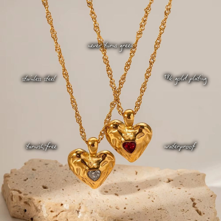 Amor Gold Heart Necklace — features